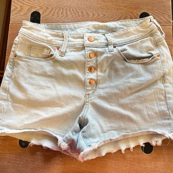 Universal Thread Jean Shorts - Picture 1 of 2